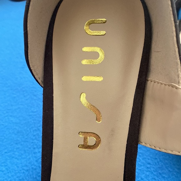 New very classic and elegant shoes with 4” heels by Unisa size 9 - Picture 10 of 16